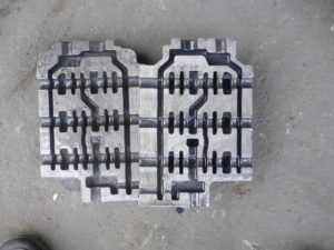 Half cutting of hydraulic valve casting-2