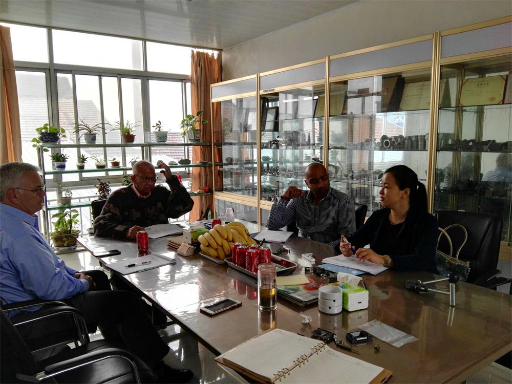 US Clients China factory visiting for hinge