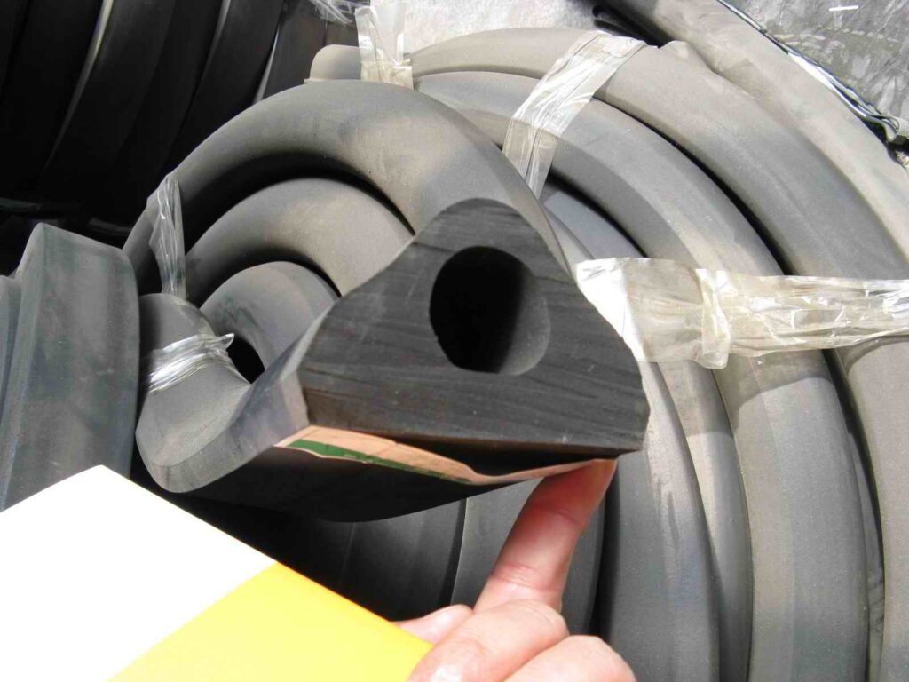 Various EPDM extrusion profiles for custom rubber parts