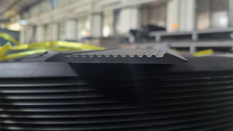 Various EPDM extrusion profiles for custom rubber parts