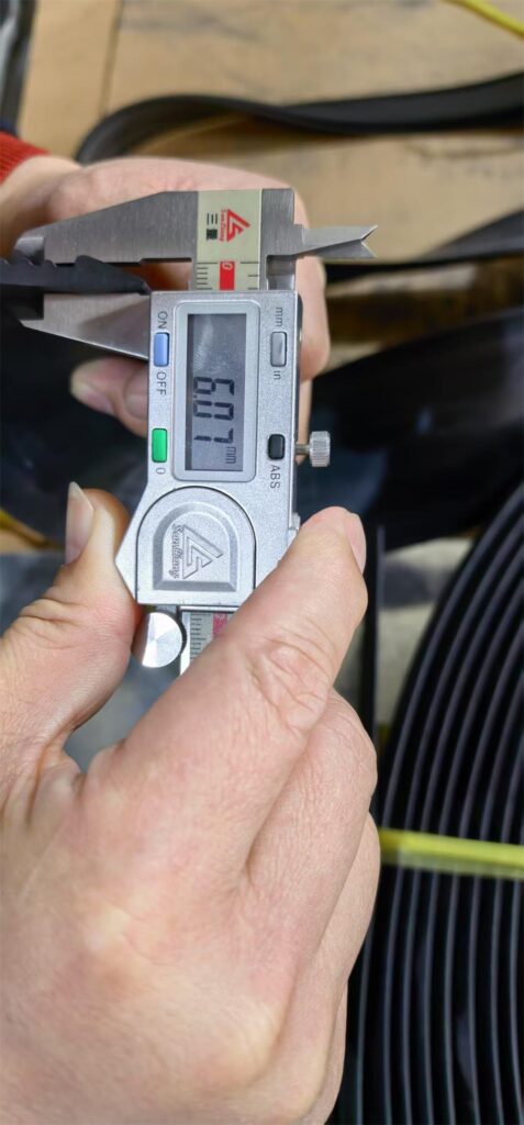 EPDM profile thickness-1