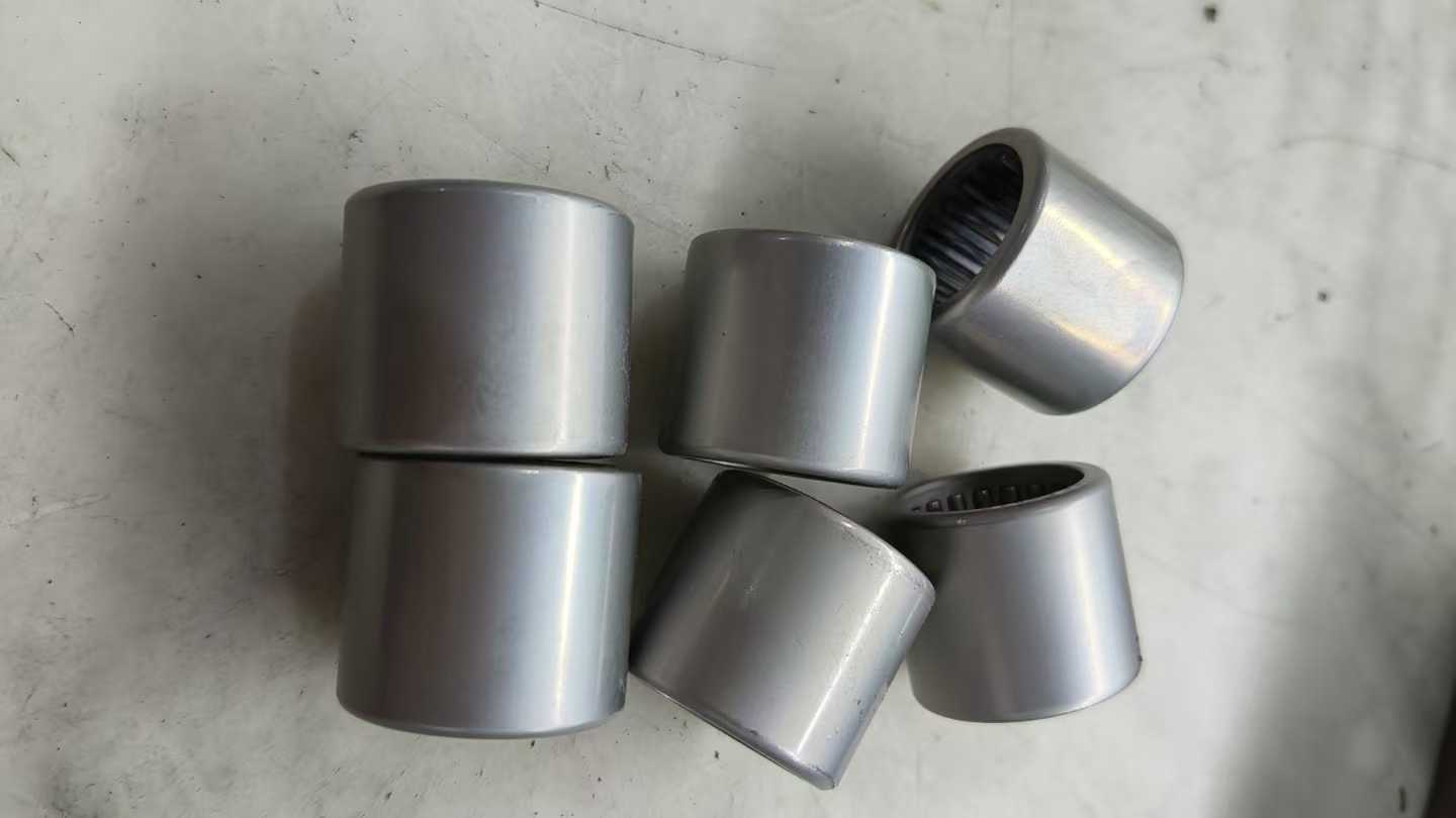 Zinc-nickel plated needle roller bearings with 440C stainless steel rollers for corrosion-resistant applications