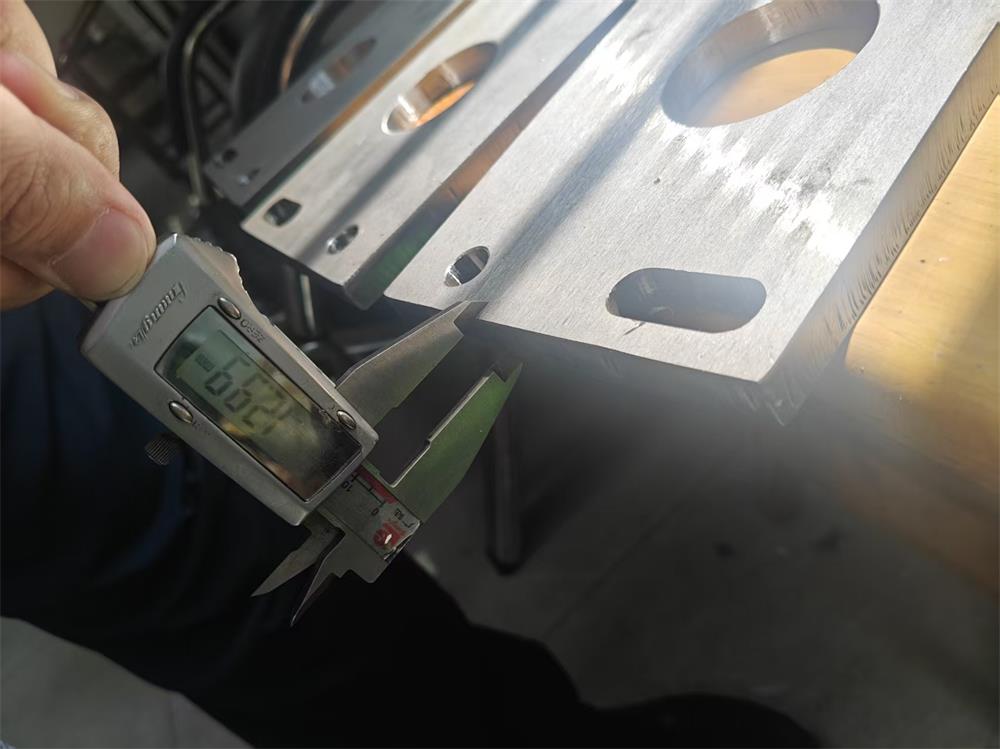 Thickness inspection of custom steel guide plate