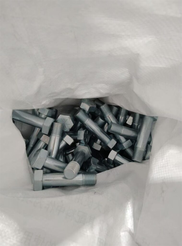 Bulk packed 7/8 inch zinc plated bolts for long-term supply