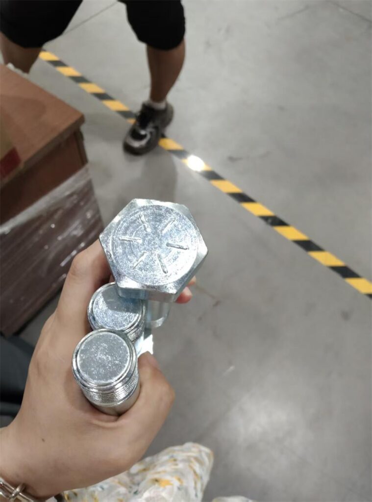 Custom 7/8 inch zinc plated bolts and nuts for industrial assembly
