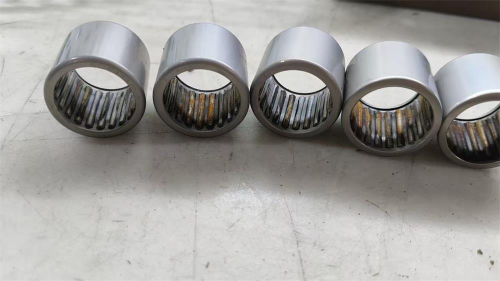Rust spots on needle rollers after acid pickling during first coating trial