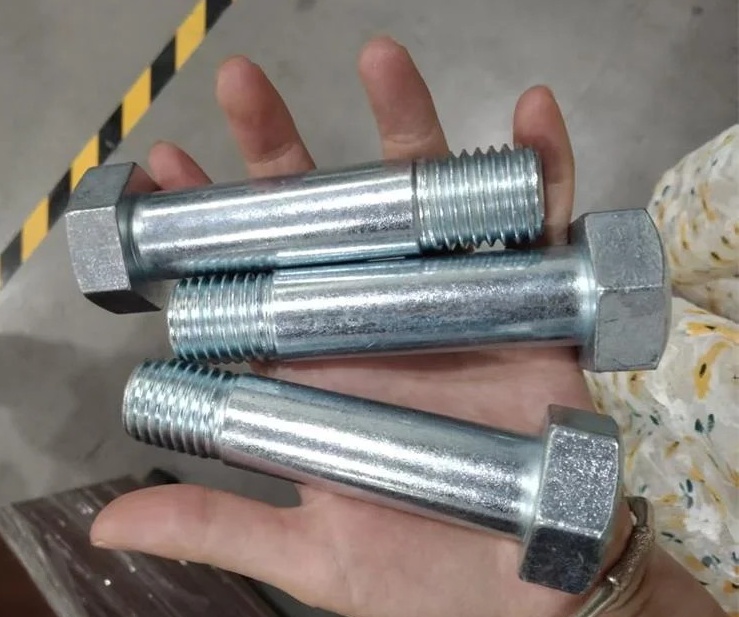 Custom zinc plated hex bolts and industrial fasteners