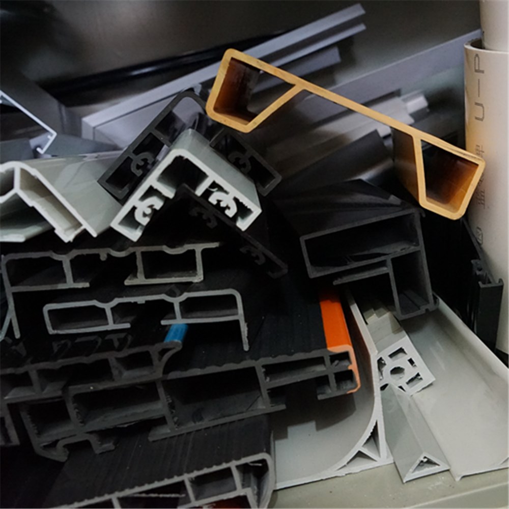 Hollow multi-cavity and complex custom plastic extrusion profiles