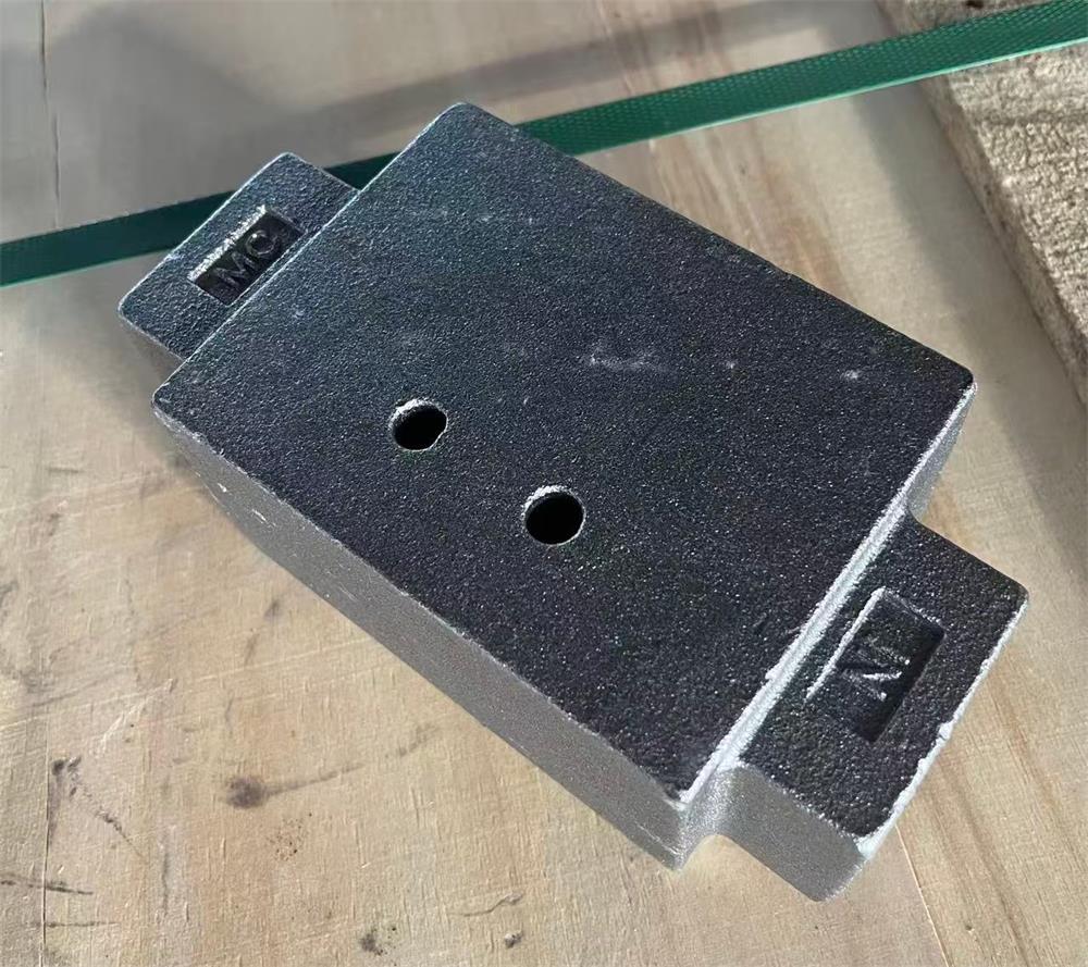 MPC and MPW hydraulic valve bodies for pressure control valve applications