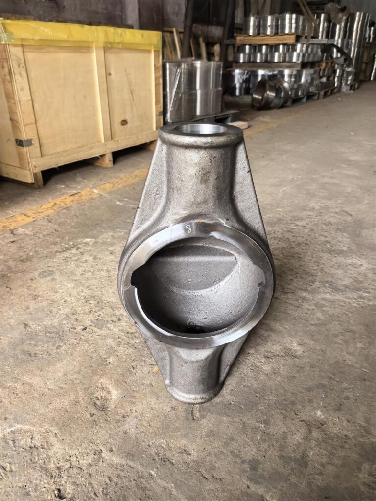 K1035 steel Land Cruiser rear differential housing manufactured by silica sol investment casting