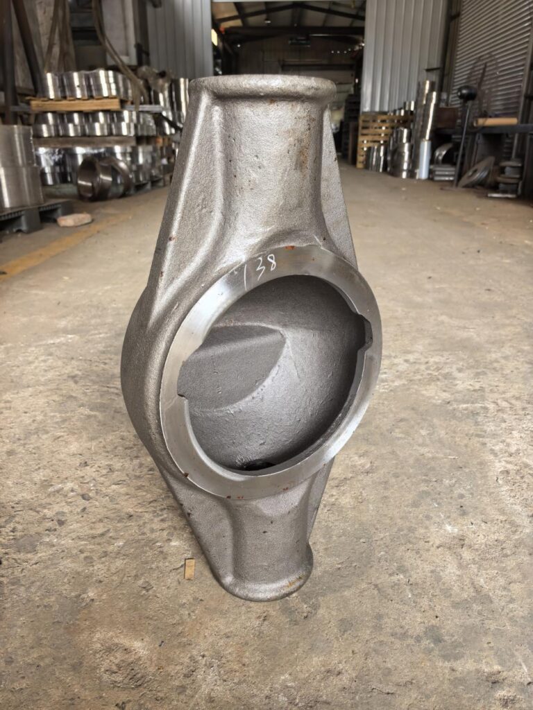 Silica sol investment cast K1035 steel rear differential housing for Land Cruiser automotive aftermarket application